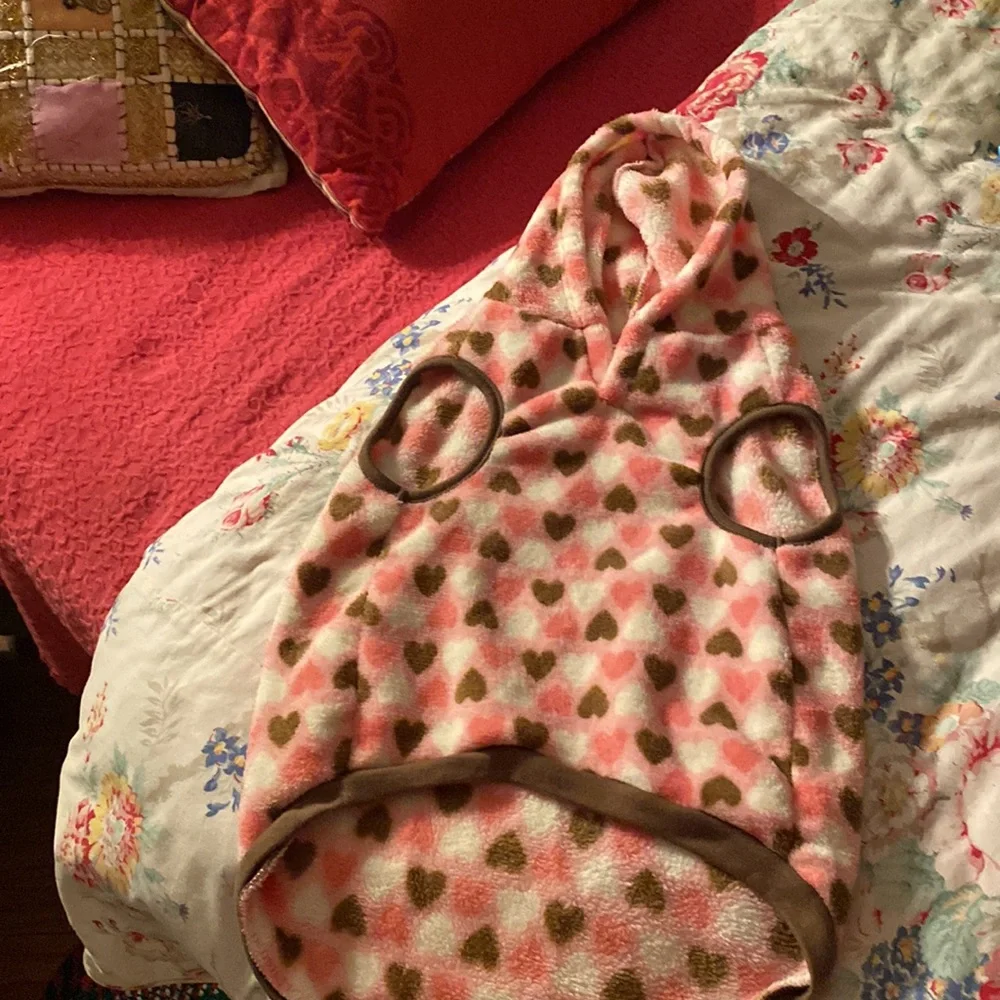 Top‎ Paw Heart Fleece